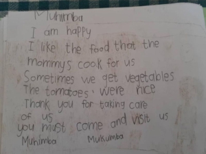 Schulküche und Kinder von Ojituuo Spendenprojekt der Zahnärzte Dr. Christian Reiter und Dr. Ivo Pfütz in Namibia